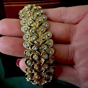 Beautiful vintage gold bracelet